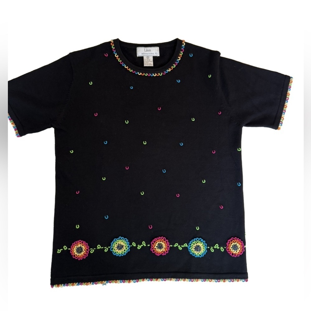 Lisa international embroidered short sleeve sweater size medium